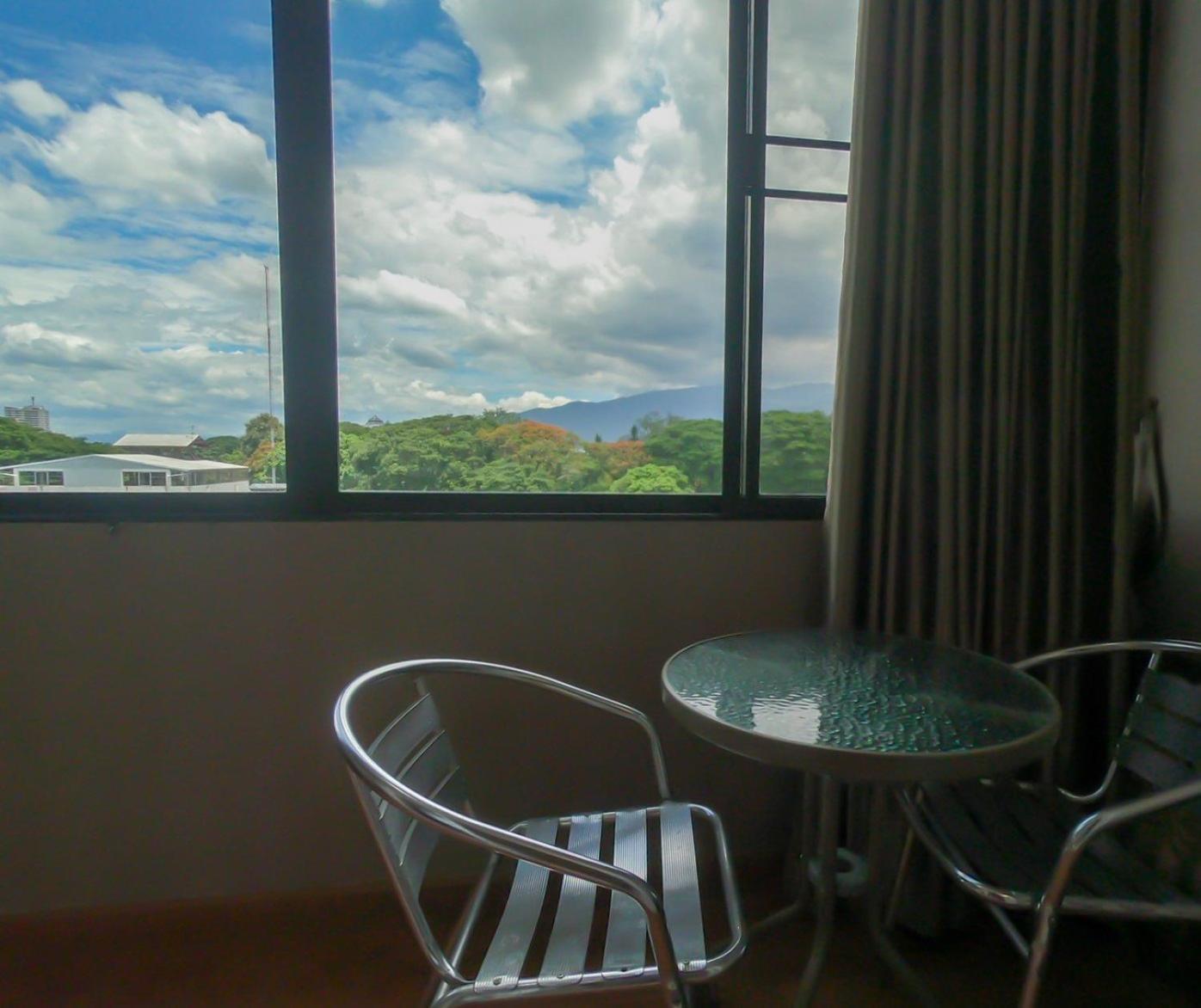 Inspire House Hotel Chiang Mai Zewnętrze zdjęcie